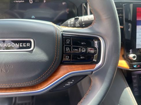 Used 2022 Jeep Grand Wagoneer Series III w/ Rear Seat Video Group 1 image 29