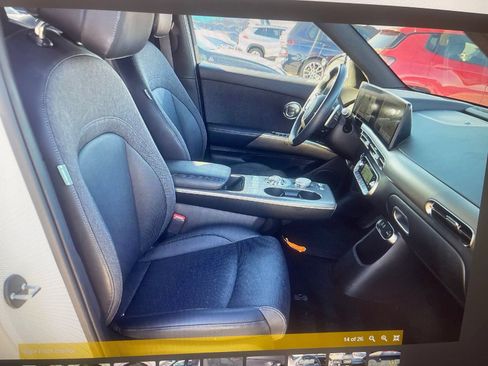Certified 2025 Genesis GV60 RWD image 10