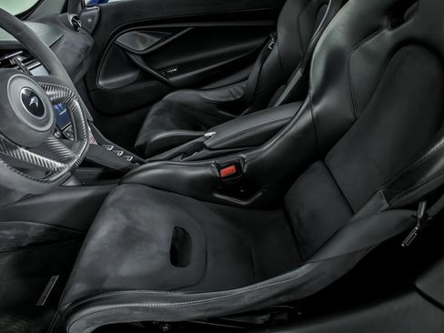 Used 2019 McLaren 720S Performance RWD image 22