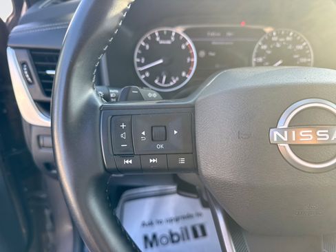 Used 2025 Nissan Rogue SV AWD/4WD image 23