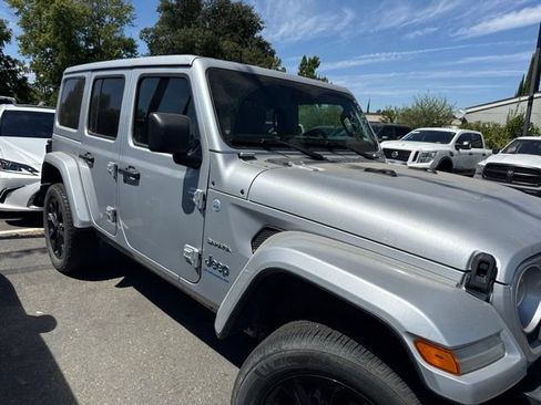 Used 2024 Jeep Wrangler Unlimited Sahara AWD/4WD image 2