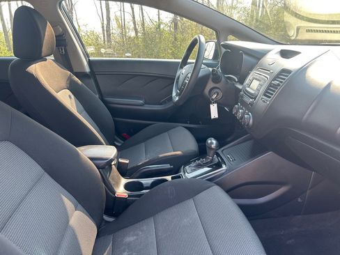 Used 2017 Kia Forte LX image 18