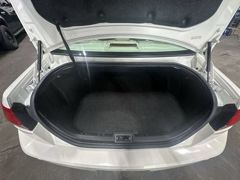 Used 2012 Lincoln MKZ FWD image 26