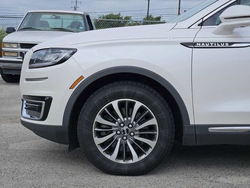 Used 2019 Lincoln Nautilus Select AWD/4WD image 8