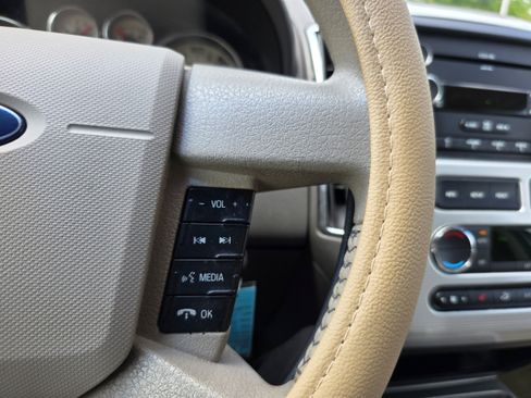Used 2009 Ford Edge SEL AWD/4WD image 16