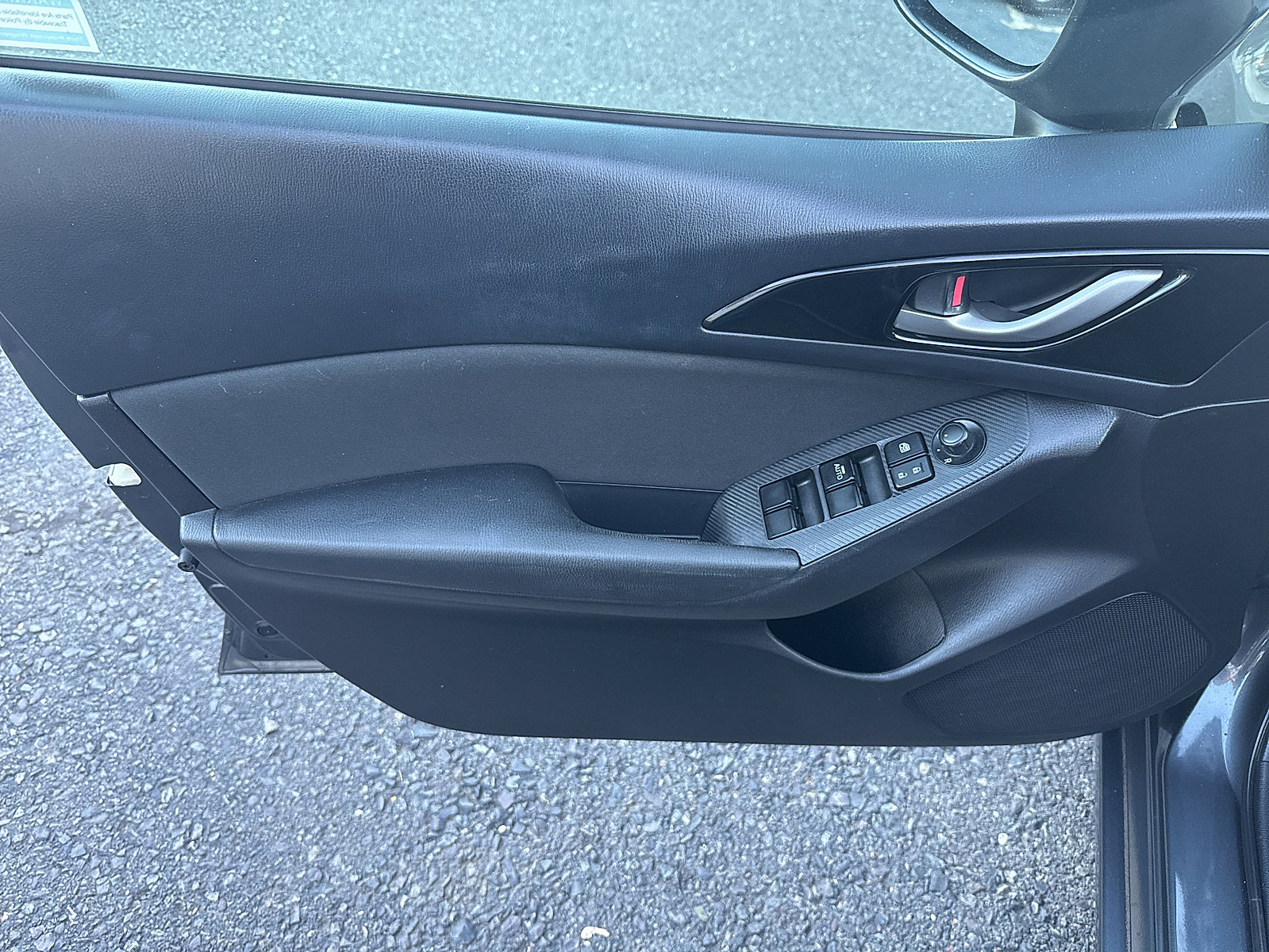 Used 2015 MAZDA MAZDA3 i Sport FWD image 28