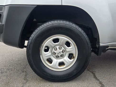 Used 2014 Nissan Xterra X AWD/4WD image 17