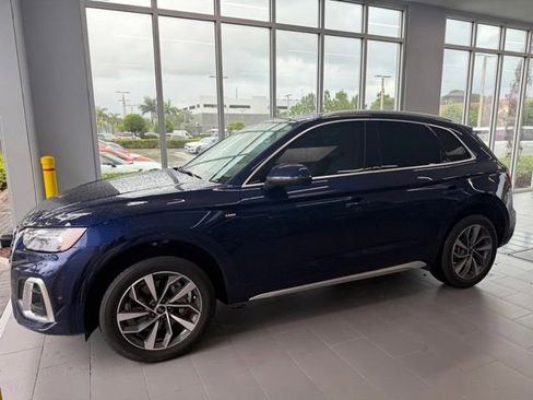Used 2022 Audi Q5 2.0T Premium w/ Convenience Package AWD/4WD image 1