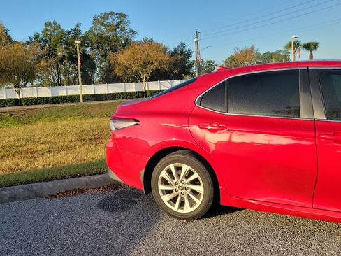 Used 2023 Toyota Camry LE image 9