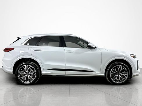 Used 2025 Audi Q5 Premium Plus w/ Premium Plus AWD/4WD image 6
