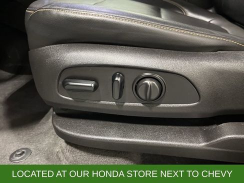 Used 2019 Chevrolet Traverse LT w/ LT Premium Package image 14