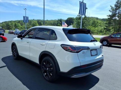 Used 2023 Honda HR-V Sport image 5
