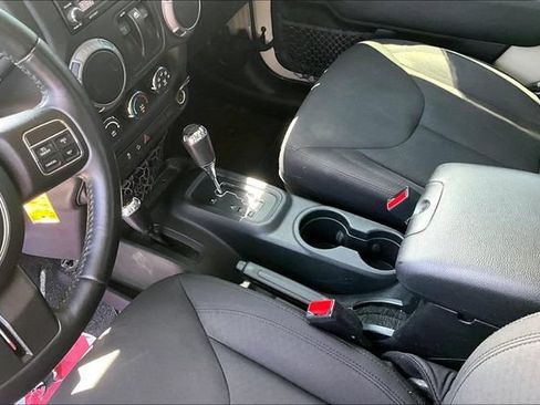 Used 2017 Jeep Wrangler Sport AWD/4WD image 16
