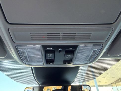 Used 2024 Honda Odyssey EX-L image 27