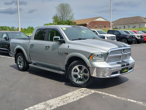 Used 2016 RAM 1500 Laramie AWD/4WD image 32