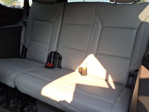 Used 2023 Chevrolet Tahoe Z71 w/ Z71 Off-Road Package AWD/4WD image 24