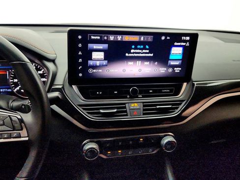 Used 2024 Nissan Altima 2.5 SR w/ SR Premium Package image 18