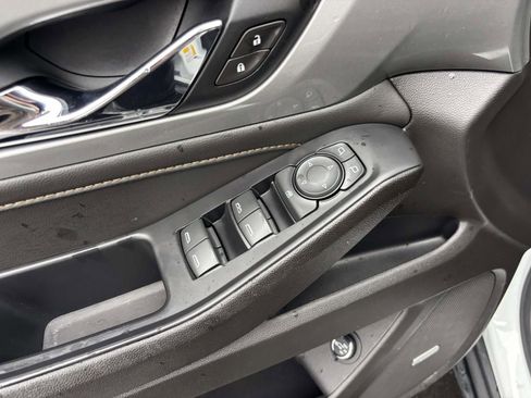 Used 2021 Chevrolet Traverse RS image 15