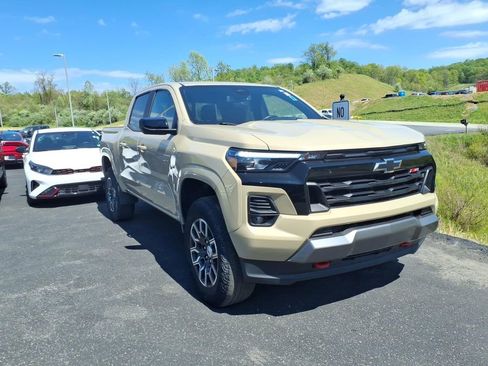 Used 2023 Chevrolet Colorado Z71 w/ Z71 Convenience Package 2 AWD/4WD image 5