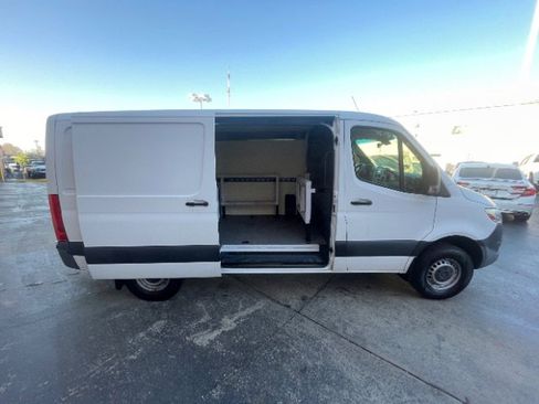 Used 2020 Freightliner Sprinter 2500 image 4