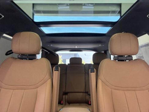New 2026 Land Rover Range Rover Long Wheelbase SE AWD/4WD image 7