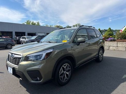 Used 2021 Subaru Forester Premium AWD/4WD image 3