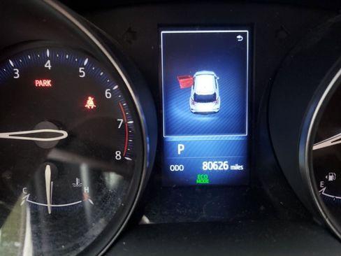 Used 2018 Toyota C-HR XLE image 7