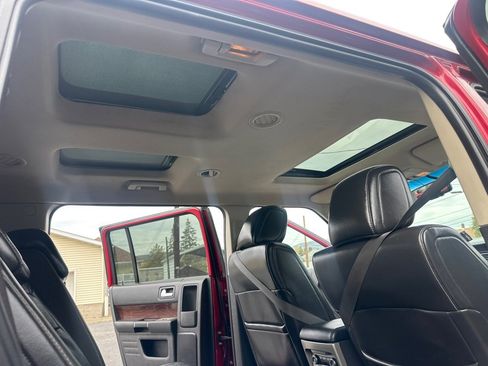 Used 2009 Ford Flex SEL image 32