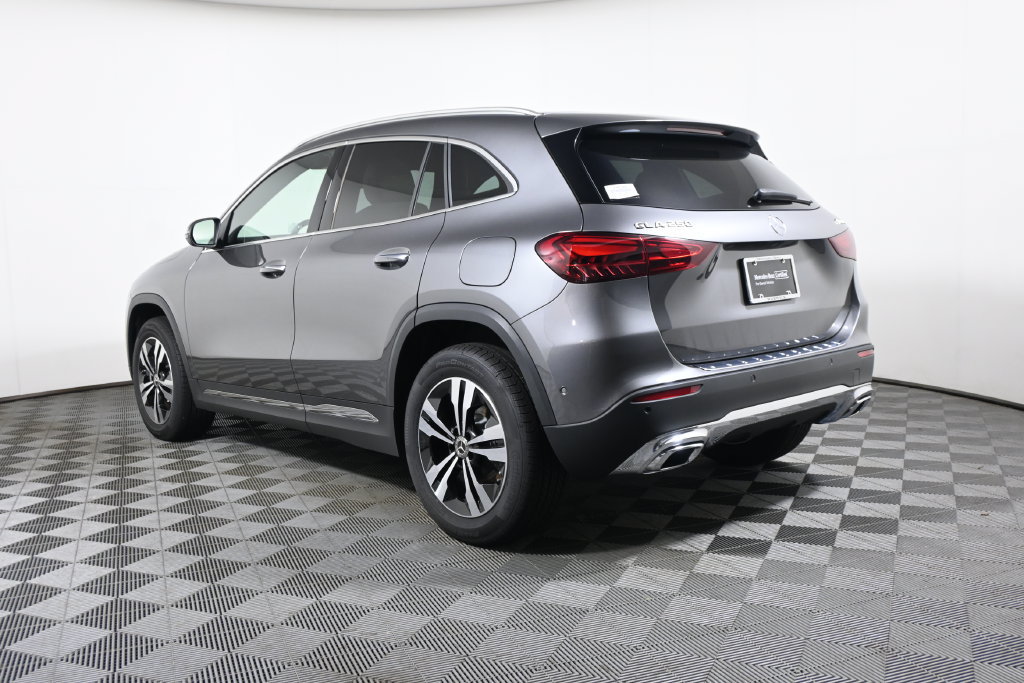 Used 2026 Mercedes-Benz GLA 250 4MATIC image 5