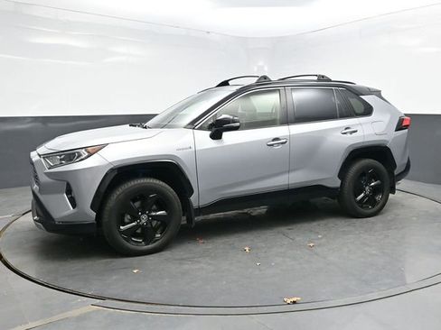 Used 2021 Toyota RAV4 XSE image 3