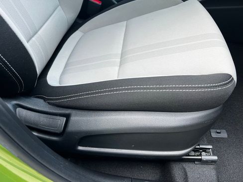 Certified 2024 Hyundai Venue SEL FWD image 30