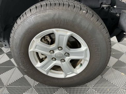 Used 2023 Jeep Wrangler Sport S image 18