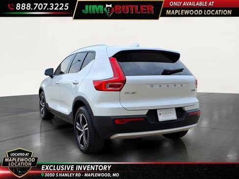 Used 2023 Volvo XC40 B5 Plus image 2