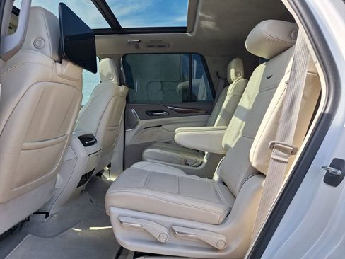 Used 2022 Cadillac Escalade Premium Luxury Platinum AWD/4WD image 13