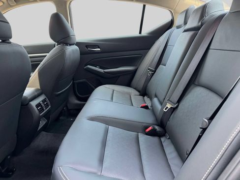 Certified 2025 Nissan Altima 2.5 SL FWD image 11