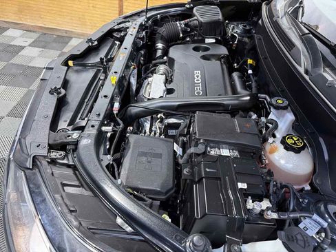 Used 2020 Chevrolet Equinox LS image 30