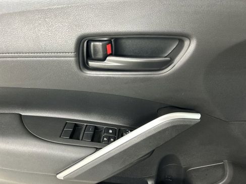 Used 2023 Toyota Corolla Cross LE w/ Moonroof Package image 11