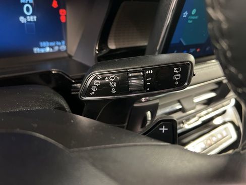 Used 2023 Lincoln Corsair Reserve w/ Equipment Group 201A image 21