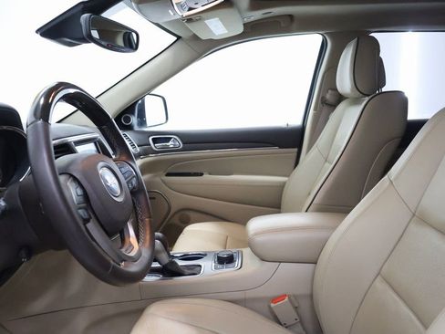 Used 2018 Jeep Grand Cherokee Overland image 13