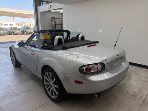 Used 2008 MAZDA MX-5 Miata Touring image 16