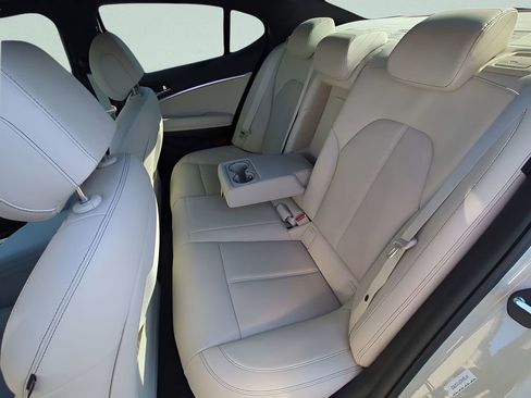 New 2026 Genesis G70 2.5T image 9