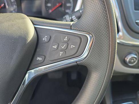 Used 2021 Chevrolet Equinox LS image 22