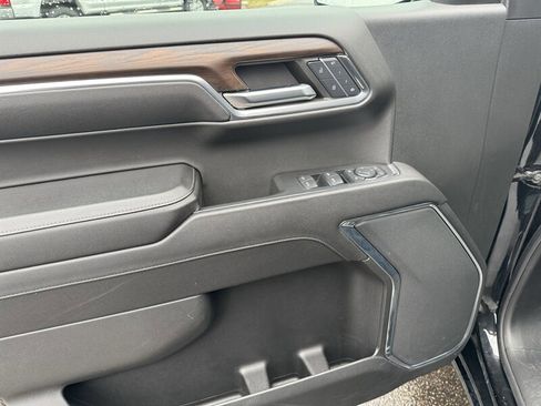 Used 2024 GMC Sierra 1500 SLT image 6