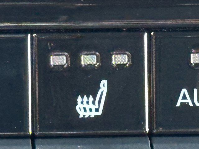 Certified 2024 Toyota Crown AWD/4WD image 18
