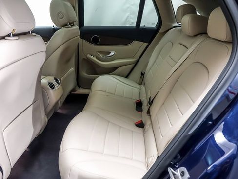 Used 2022 Mercedes-Benz GLC 300 4MATIC w/ Premium Package Lite image 11