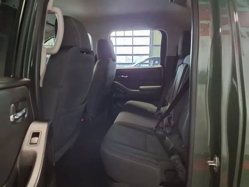 Used 2022 Nissan Frontier SV w/ Technology Package AWD/4WD image 14