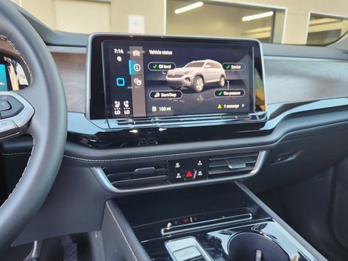 Used 2024 Volkswagen Atlas SE FWD image 20