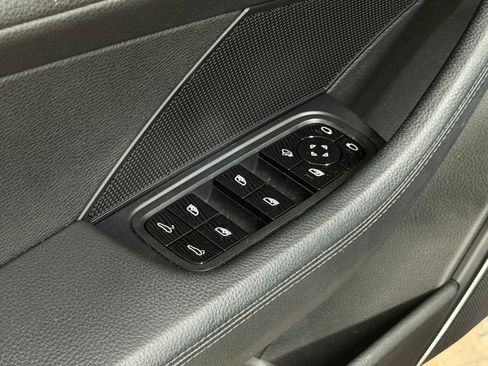 Used 2021 Porsche Panamera image 38