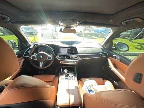 Used 2021 BMW X7 xDrive40i w/ M Sport Package AWD/4WD image 21