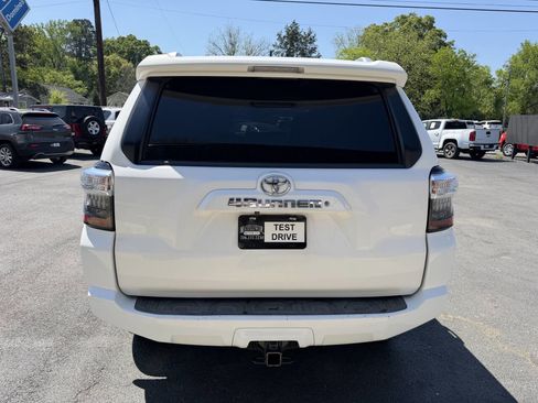 Used 2018 Toyota 4Runner SR5 image 5